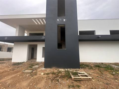 Moradia Isolada T4 Venda em Quelfes,Olhão