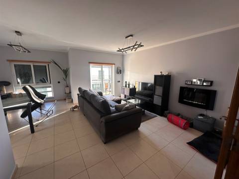 Apartamento T3 Venda em Quelfes,Olhão