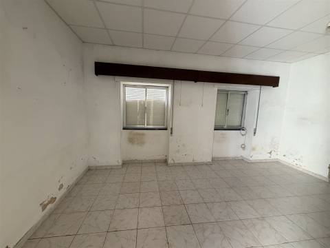 Moradia Geminada T1 Venda em Quelfes,Olhão