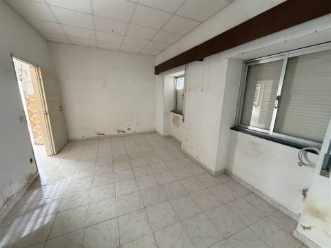 Moradia Geminada T1 Venda em Quelfes,Olhão
