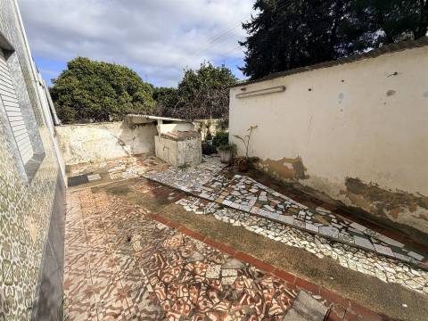 Moradia Geminada T1 Venda em Quelfes,Olhão