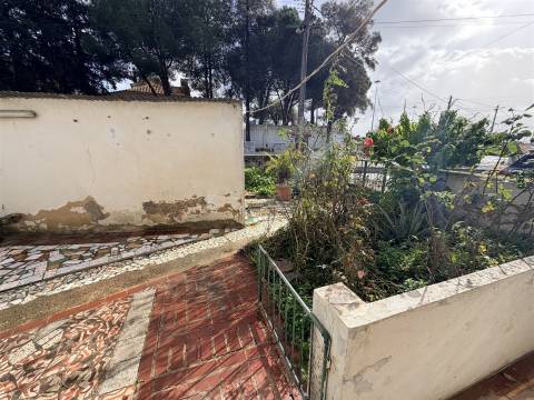 Moradia Geminada T1 Venda em Quelfes,Olhão