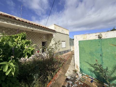 Moradia Geminada T1 Venda em Quelfes,Olhão