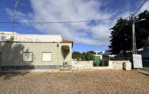 Moradia Geminada T1 Venda em Quelfes,Olhão