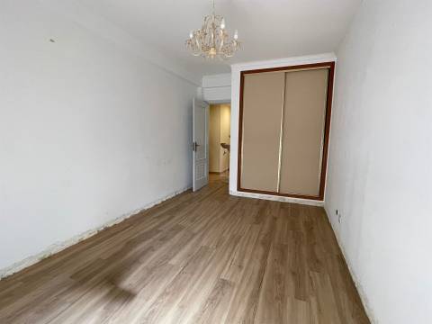 Apartamento T3 Venda em Quelfes,Olhão