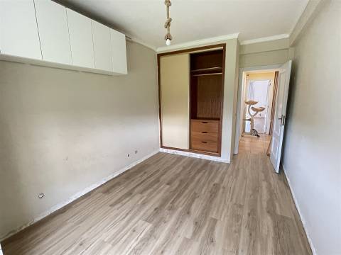 Apartamento T3 Venda em Quelfes,Olhão