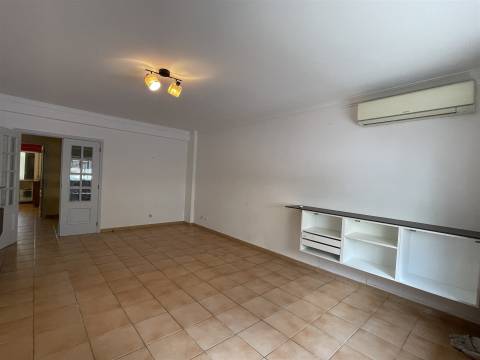 Apartamento T3 Venda em Quelfes,Olhão