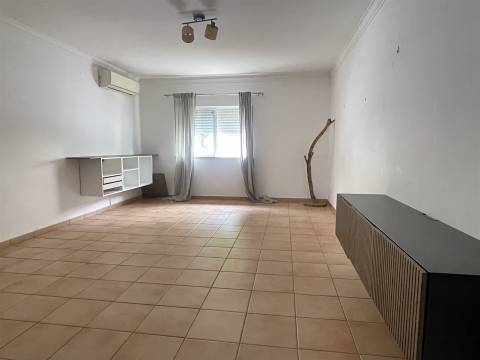 Apartamento T3 Venda em Quelfes,Olhão