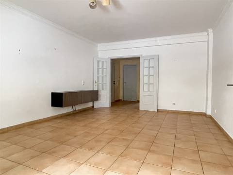 Apartamento T3 Venda em Quelfes,Olhão