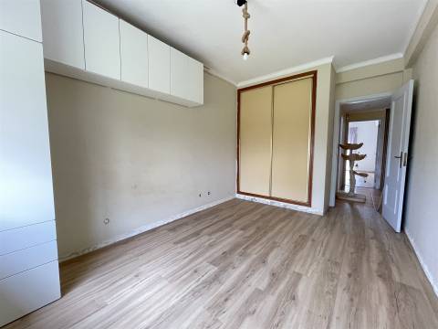 Apartamento T3 Venda em Quelfes,Olhão