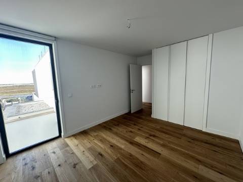 Apartamento T2 Arrendamento em Moncarapacho e Fuseta,Olhão