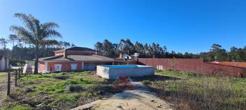 Moradia T7 + Sala c/ 100M2 + Terreno 4.666M2