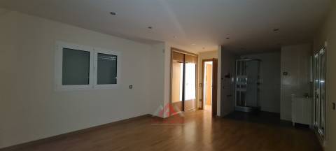 Moradia T7 + Sala c/ 100M2 + Terreno 4.666M2