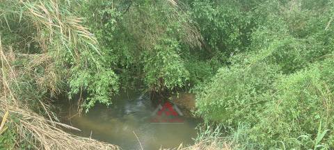 Quintinha c/ Frente para o Rio Lena