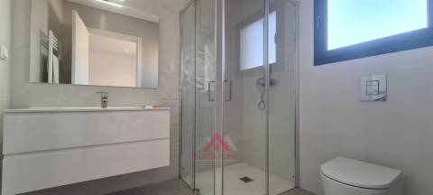 Apartamento T3 - Terraço c/ churrasqueira / Garagem