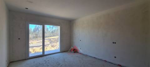 Moradia T4 + Águas Furtadas - Casal de Matos - Leiria