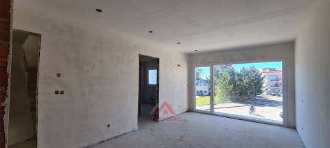 Moradia T4 + Águas Furtadas - Casal de Matos - Leiria