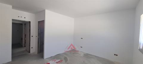 Moradia T3 - Rés-do-chão - Grande Jardim