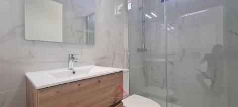 Moradia T3 - Rés-do-chão - Grande Jardim