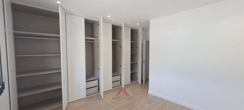 Moradia T3 - Rés-do-chão - Grande Jardim