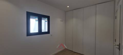 Moradia T3 - Rés-do-chão - Grande Jardim