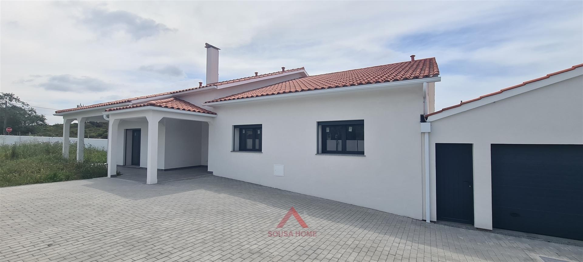 Moradia T3 - Rés-do-chão - Grande Jardim