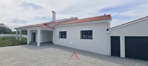 Moradia T3 - Rés-do-chão - Grande Jardim