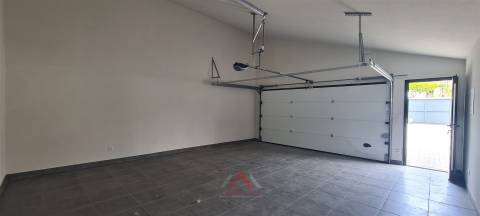 Moradia T3 - Rés-do-chão - Grande Jardim