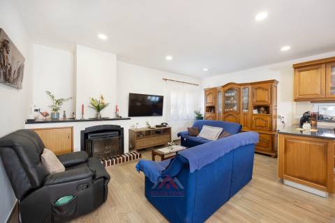 Moradia T3 + Águas Furtadas + Barracão + Terreno 1.370M2