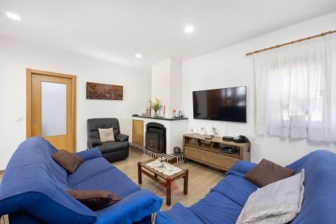 Moradia T3 + Águas Furtadas + Barracão + Terreno 1.370M2