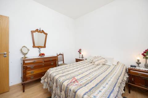 Moradia T3 + Águas Furtadas + Barracão + Terreno 1.370M2