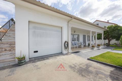 Moradia T3 + Águas Furtadas + Barracão + Terreno 1.370M2