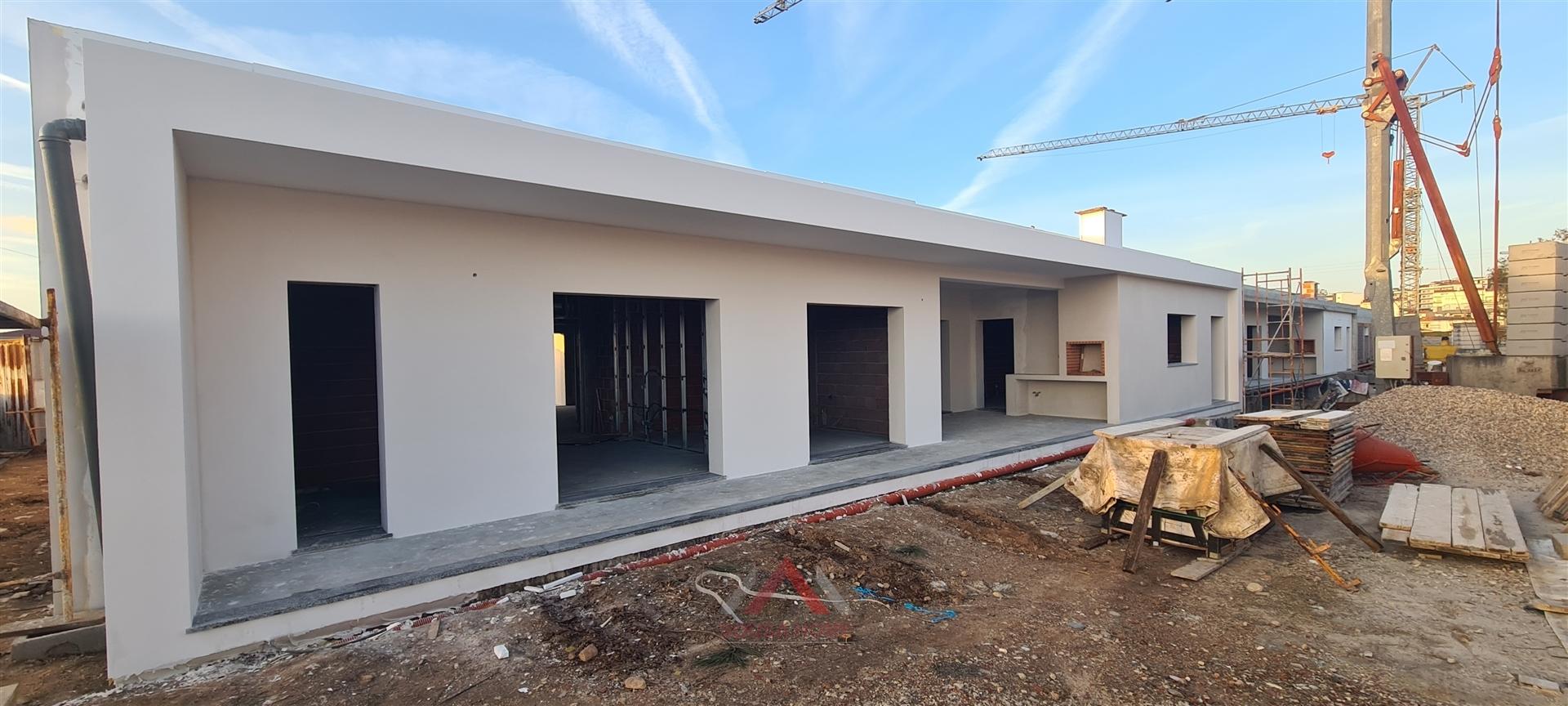 Moradia T4 Rés-do-Chão