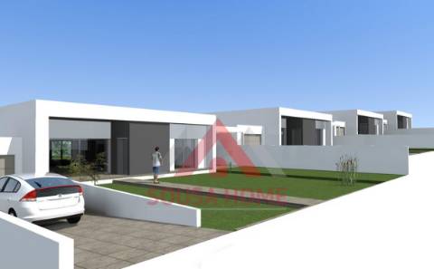 Moradia V4 R/C - 2 Suites - Grande Jardim - Pousos