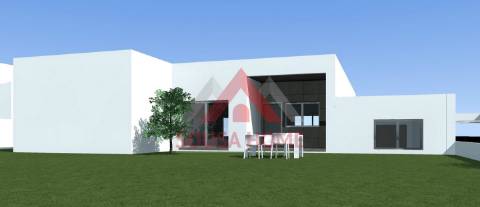 Moradia V4 R/C - 2 Suites - Grande Jardim - Pousos