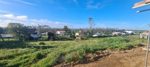 Moradia V3+1 - Jardim / Closet / Tranquilidade