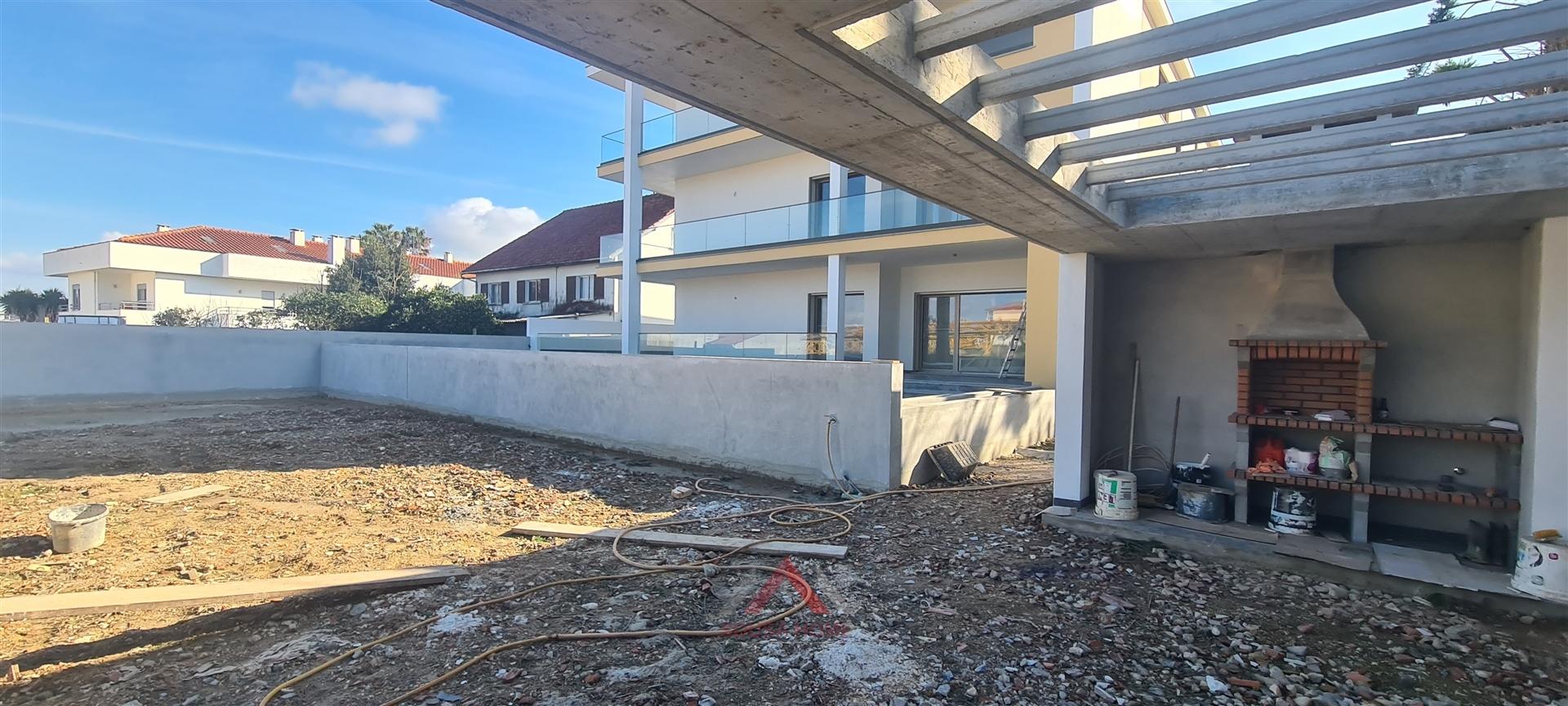 T3 c/ Terraço + Jardim Privado