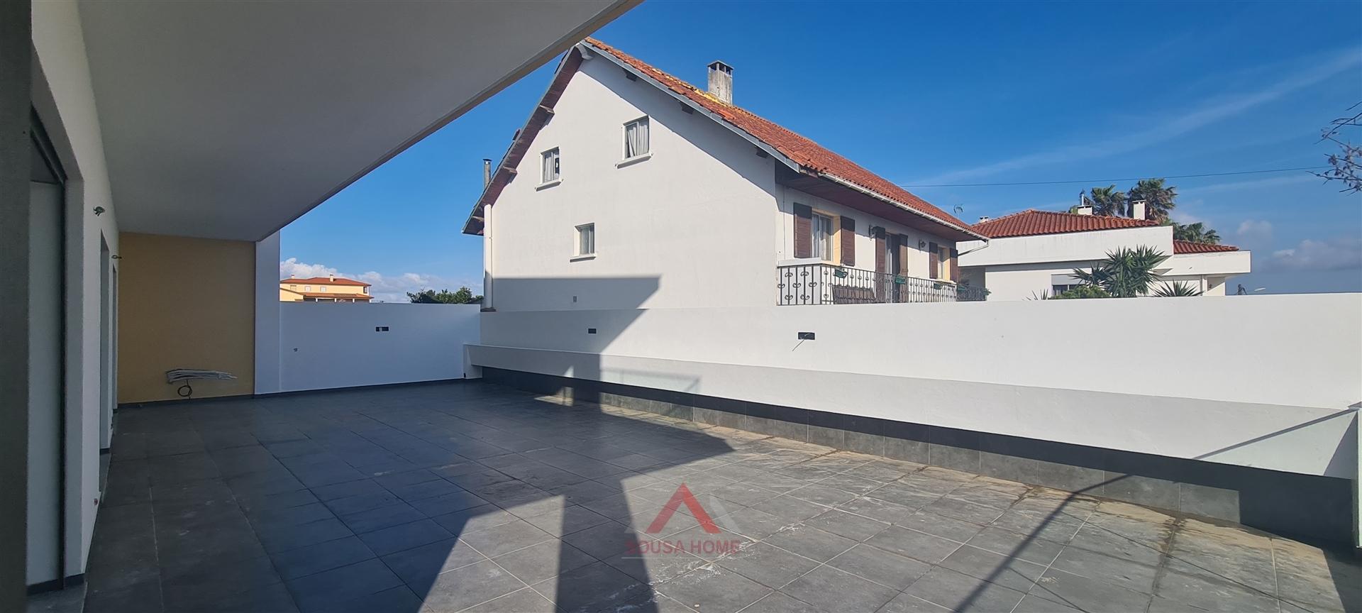 T3 c/ Terraço + Jardim Privado