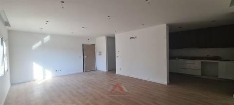 T3 c/ Terraço + Jardim Privado
