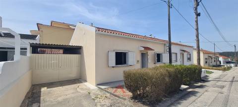 Moradia Geminada T2 Arrendamento em Marrazes e Barosa,Leiria