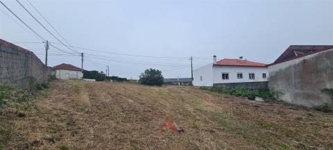 Moradia T3 Rés-do-Chão / Remodelação / Investimento / Vistas Castelo
