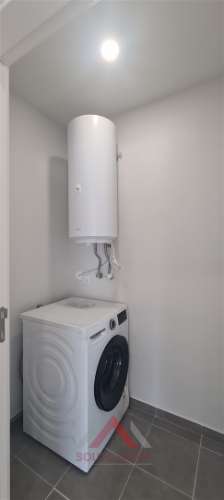 T1 Novo / Totalmente Equipado / Varanda / Garagem