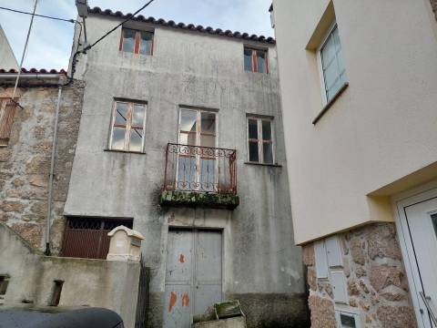 Moradia para Restaurar T2 Venda em Santa Marinha e São Martinho,Seia