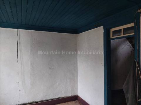 Moradia para Restaurar T2 Venda em Santa Marinha e São Martinho,Seia