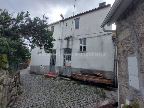Moradia para Restaurar T2 Venda em Santa Marinha e São Martinho,Seia