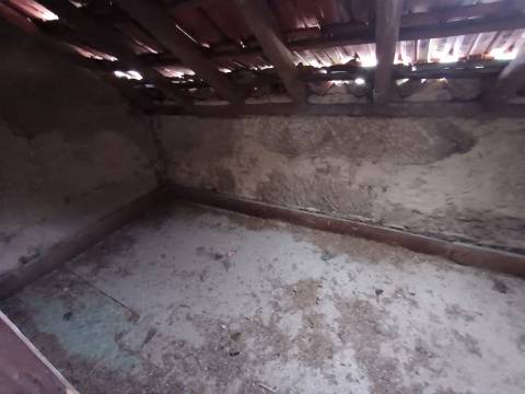 Moradia Isolada T3 Venda em Juncais, Vila Ruiva e Vila Soeiro do Chão,Fornos de Algodres