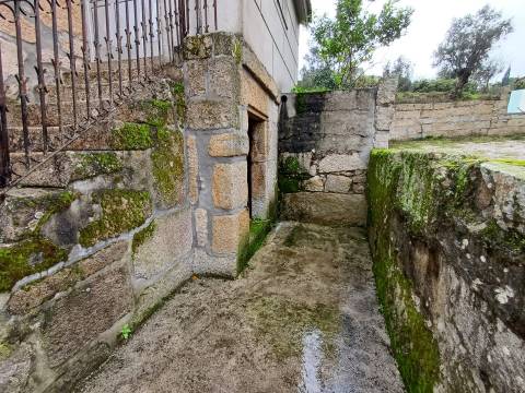 Moradia Isolada T3 Venda em Juncais, Vila Ruiva e Vila Soeiro do Chão,Fornos de Algodres