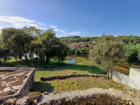 Moradia para Restaurar T0 Venda em Vila Franca da Serra,Gouveia