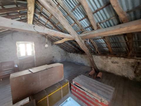 Moradia Geminada T3 Venda em Sabugueiro,Seia