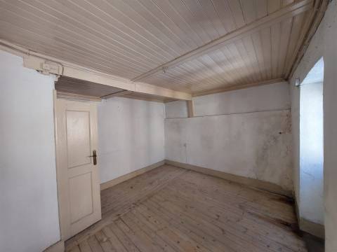 Moradia Geminada T3 Venda em Sabugueiro,Seia